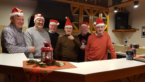 Die Weihnachtsmänner Norbert, Clemens, Harald, Dieter, Johnny und Dieter 